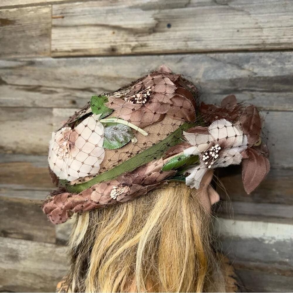 Vintage-american Women's Brown and White Hat - Picture 3 of 6